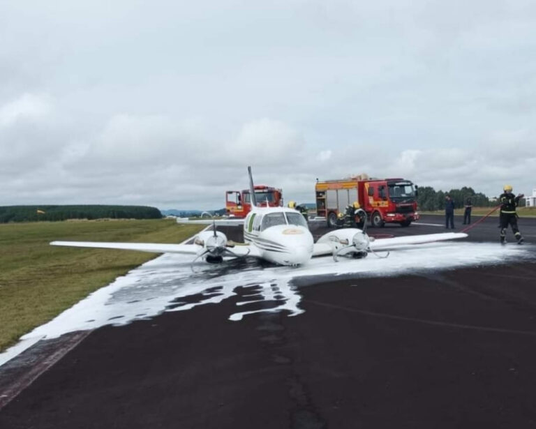 Pouso emergencial de aeronave dos Bombeiros no Aeroporto de Lages