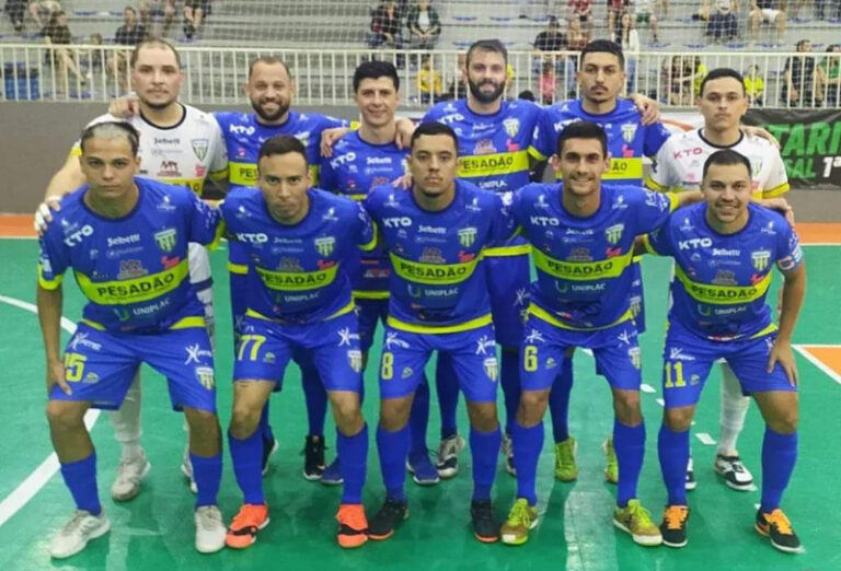 Lages Futsal aplica 8 na Xaxiense e segue líder