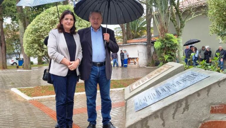 Ceron e Carmen entregam Parque Jonas Ramos revitalizado