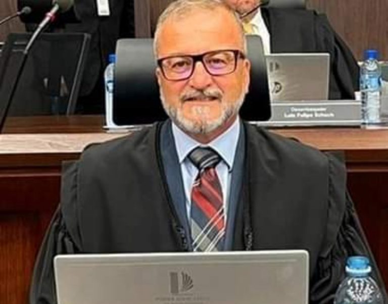 Desembargador Altamiro de Oliveira assume a presidência do TJSC