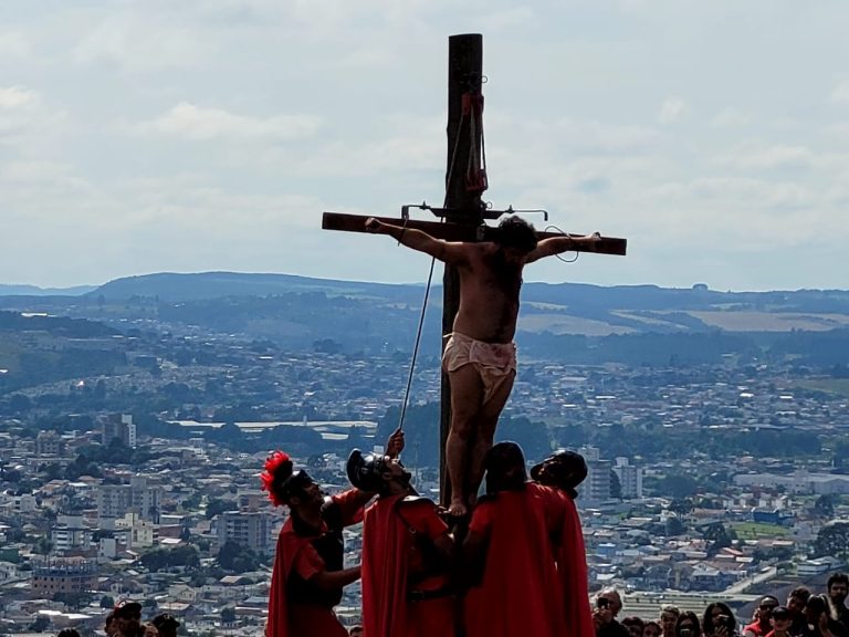 Encenação da Paixão de Cristo no Morro da Cruz, 24 anos de história