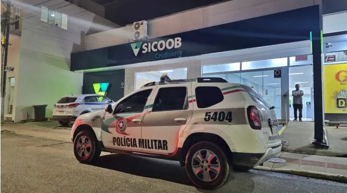 Assaltantes levam mais de R$ 100 mil de agência bancária de São Joaquim