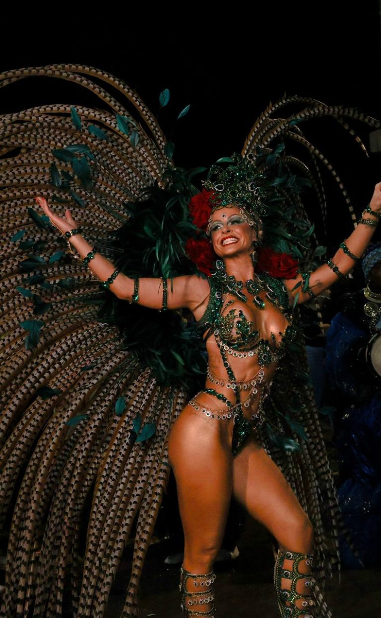 CARNAVAL 2026: Aline, a Madrinha de Bateria da Acadêmicos da Brusque
