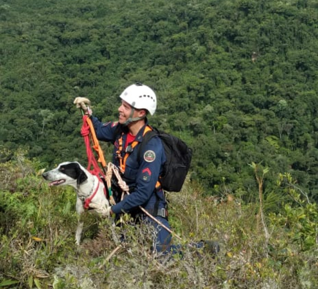 Resgate do Barão que caiu no penhasco em Urupema