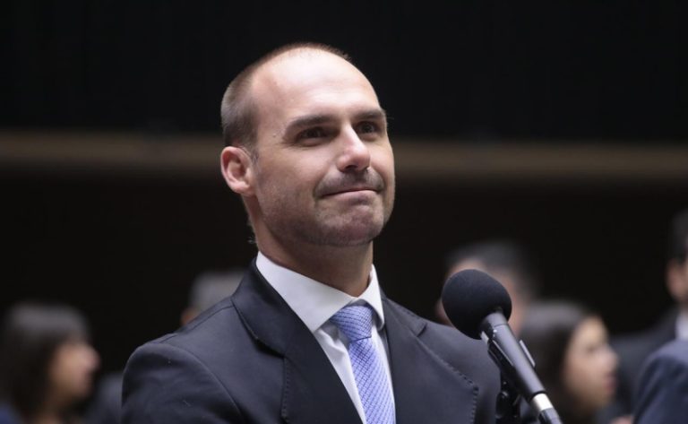 Eduardo Bolsonaro “abrigado” por SC?Governo do Estado nega informação