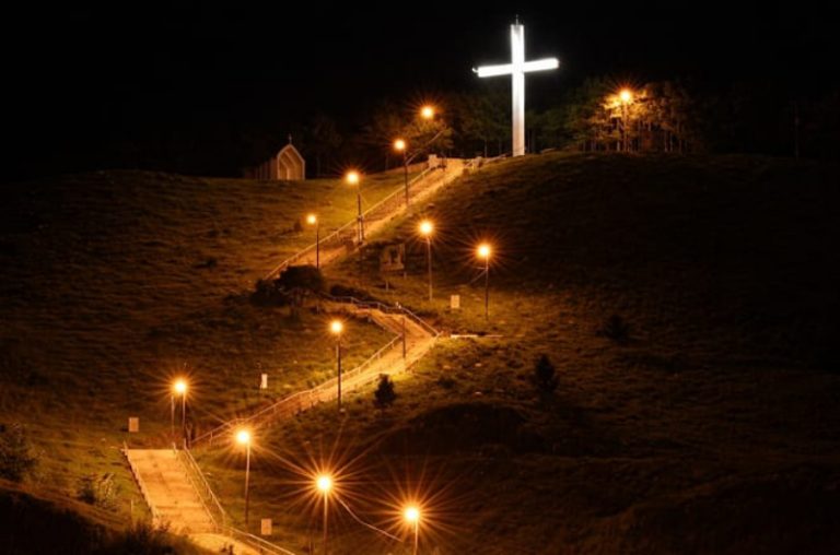 Tinha um “gato” para iluminar o Morro da Cruz 
