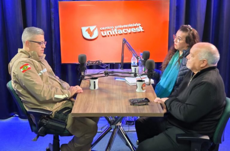 Coronel Adair Pimentel destaca segurança pública e integração regional no PodCast Cris & Barão