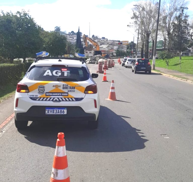 Obras de contenção nas encostas da ponte da Sempre Verde
