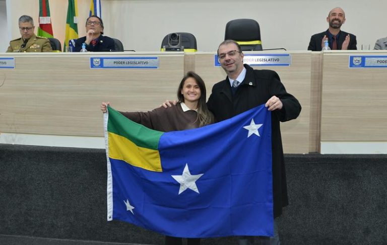 CÂMARA MUNICIPAL: Título de Cidadã Lageana para Amandinha