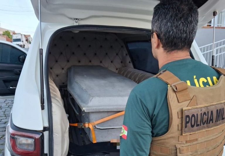 Afastamento de 15 servidores da saúde e suspensão das atividades de uma empresa funerária em Lages