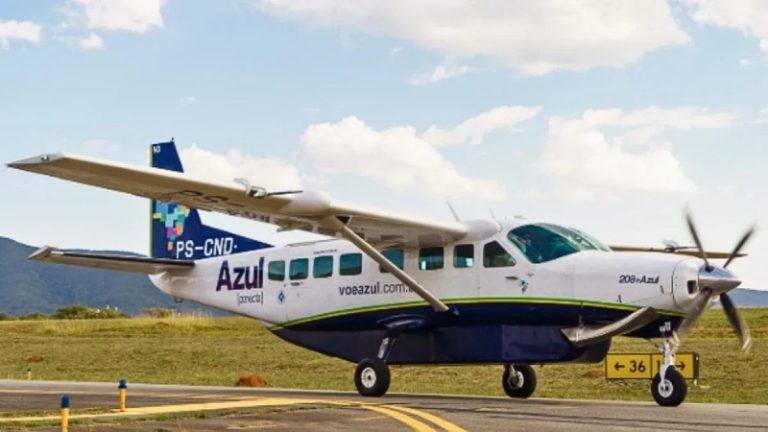 Voos da Azul entre Blumenau e Florianópolis vão custar R$ 315 e já têm data para começar. Lages em breve