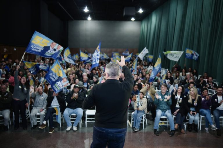 João Rodrigues diz em Lages que tem certeza do segundo turno 