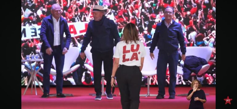 Lula faz discurso “bonzinho” em SC 
