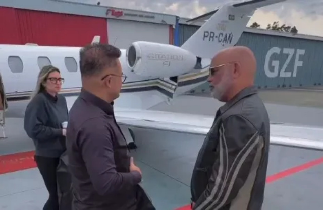 HELICÓPTERO DESAPARECE NA SERRA CATARINENSE; RICK, DA DUPLA RICK & RENNER, SERIA UM DOS OCUPANTES
