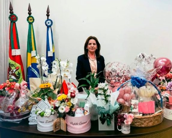 NAVALHADAS DO BARÃO: Parabéns para a prefeita Carmen