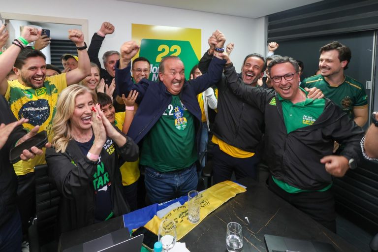 Jorginho é reeleito governador em SC