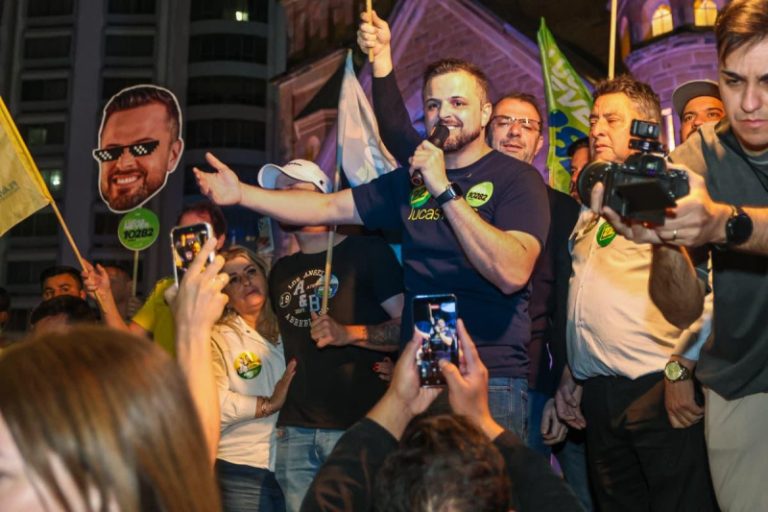 NAVALHADAS DO BARÃO: o louro das vitórias e a tristeza dos derrotados
