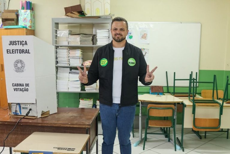 Em Lages, Lucas Neves vota e reforça confiança na reeleição